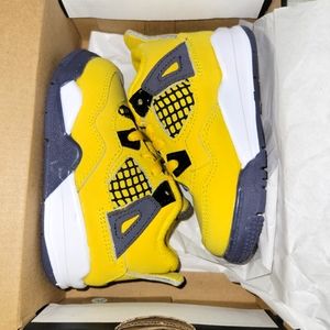 Jordan 4 black & yellow